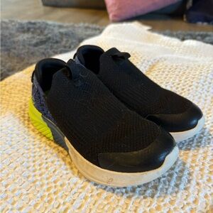 Kids sketchers slip ons